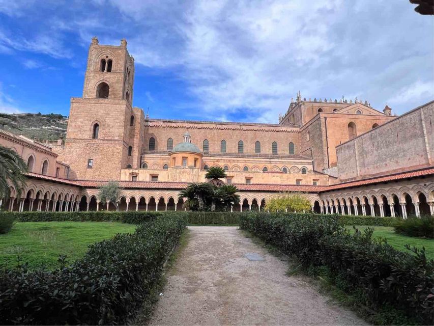 Private Monreale Cathedral and Cloister, Ceramic Lab tour - Capuchin Cloister: the calm contrast after the cathedral