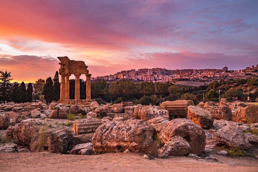 Private Tour : Agrigento & Scala dei Turchi - Driver experience and languages, including Sergio’s helpful style