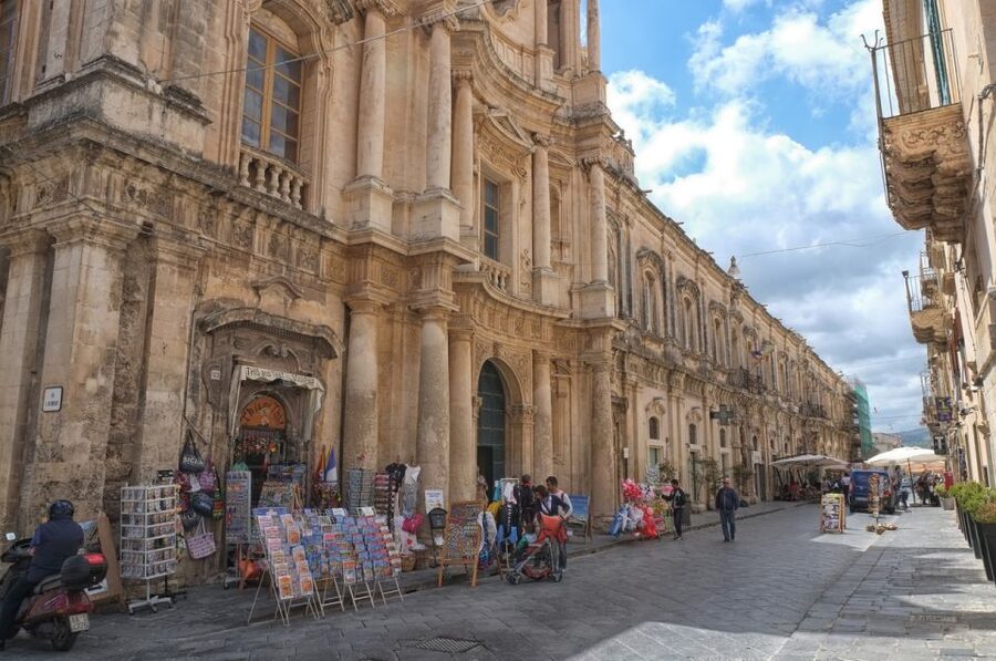 Private Tour of Noto with a local guide - St. Francis, Immaculate Conception, and St. Clare: how to look like a pro