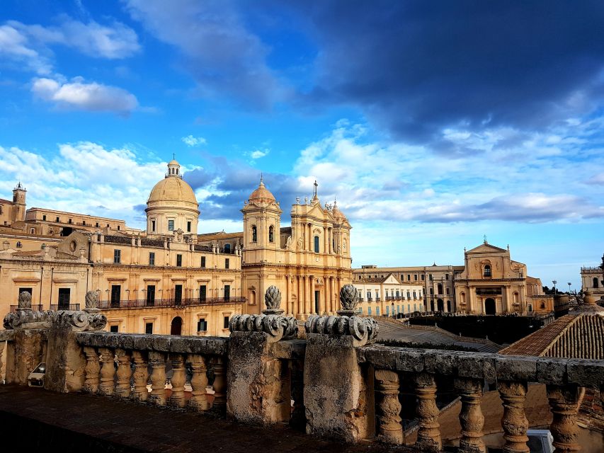 Private Tour of Noto with a local guide - Porta Reale to the churches: where the guide gives you the meaning