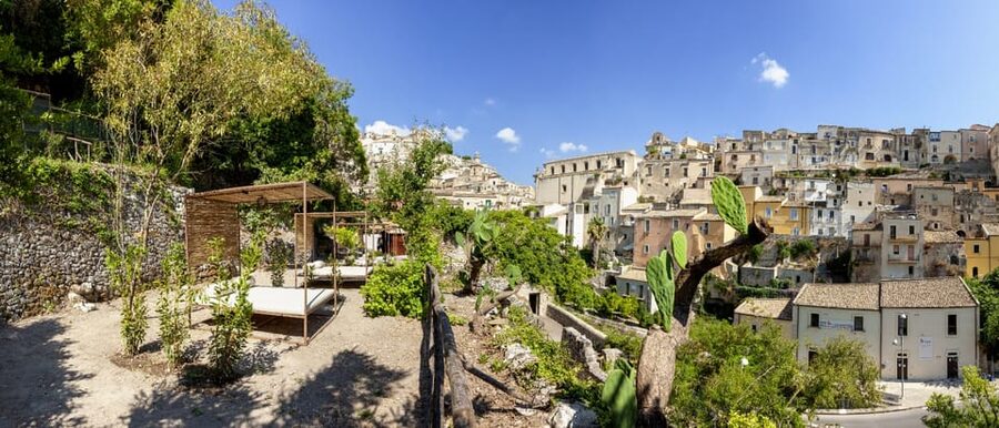 Radici: IImmerse yourself in the heady scents of our garden - Garden “Visitors”: Frogs, Hedgehogs, and Birds