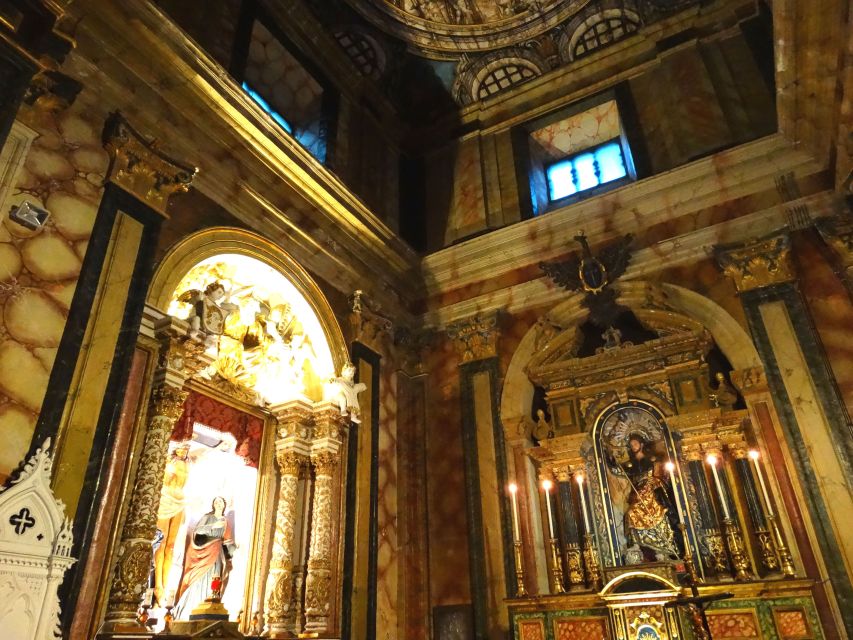 Ragusa Ibla: Walking Tour with Local Guide - Meeting at the Portal of San Giorgio: the earthquake survivor