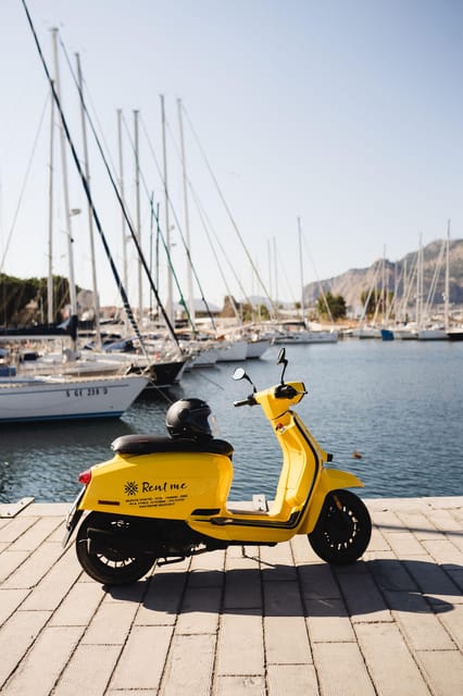 Rent beautiful iconic scooters and discover Sicily. - Your pickup base: Via Mariano Stabile in Palermo near the Port