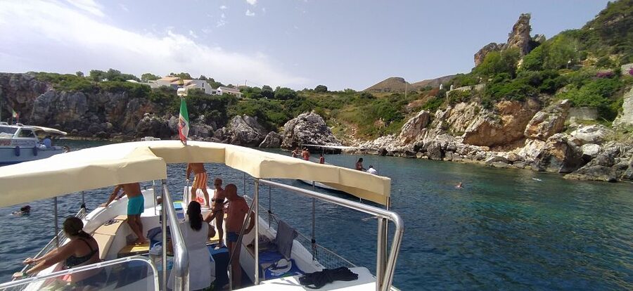 San Vito Lo Capo: Boat Trip with 3 Swimming Stops and Snacks - Stop 1: Cala ‘Mpiso in the Zingaro Reserve