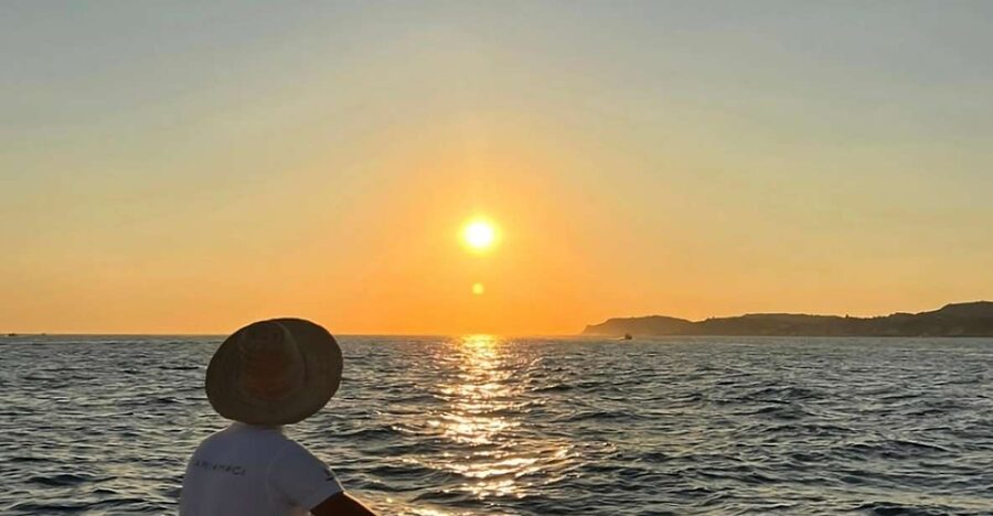 Scala dei Turchi: Catamaran Tour & Aperitif - Cruising toward Capo Rossello and Madonnina beach