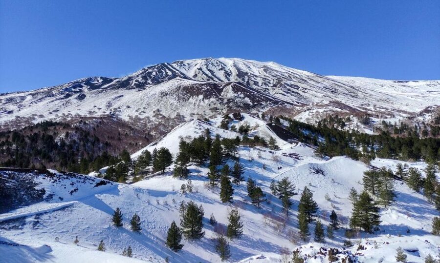 Sicily: Etna and Alcantara Gorges Full-Day Tour with Lunch - The swim and wade break, how to enjoy it without turning it into a hassle
