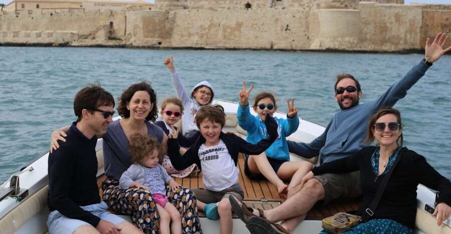siracusa boat tour with visit to sea caves and ortigiaisland - Meeting Point at the Ortigia Island Excursion Office