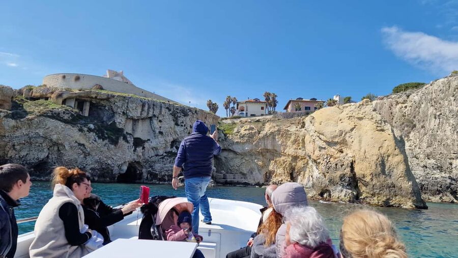 Siracusa: Ortigia & Sea Caves Speedboat Tour with Swim Stop - Safety, Skipper Skills, and the Comfort Factor