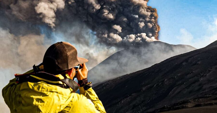 Special trekking on the most authentic and wild side of Etna - How the day flows: from the chairlift parking lot to the high observatory