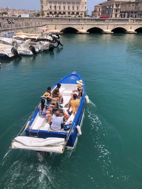 Syracuse:Boat tour Ortigia,Pillirina and seacaves - Spiaggia della Pillirina and the Pillirina cave: the coastal break that feels like a reset