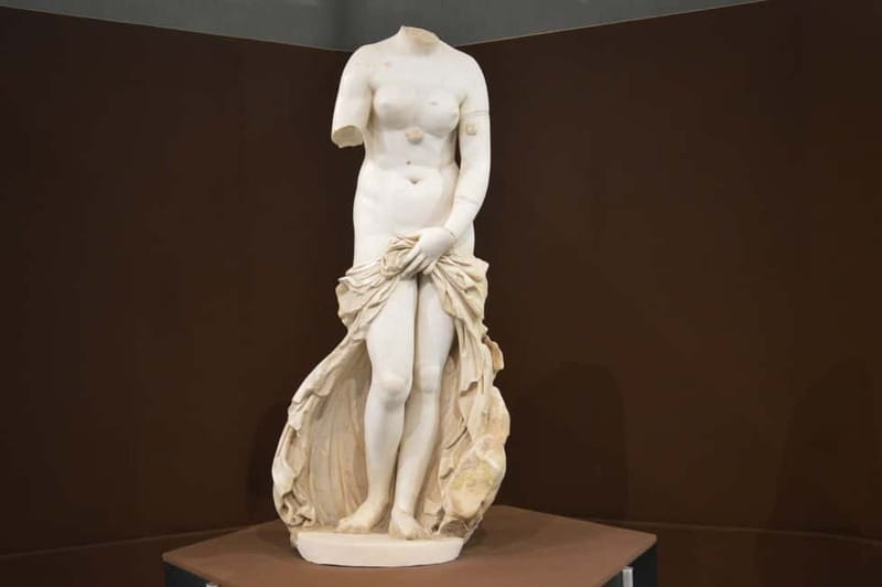 Syracuse: Ortigia and Neapolis Guided Walking Tour - Syracuse in 3 hours, Greek temples and Roman echoes in one loop