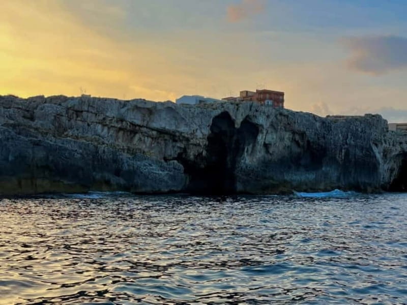 Syracuse: Ortigia Island and Sea Caves Boat Tour with Drinks - Cruising Ortigia’s Alfeo seafront: Maniace Castle and Fonte Aretusa