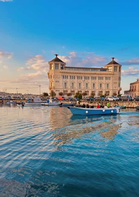 Syracuse: Ortigia Island and Sea Caves Boat Tour with Drinks - What to bring, what not to bring, and who should skip it