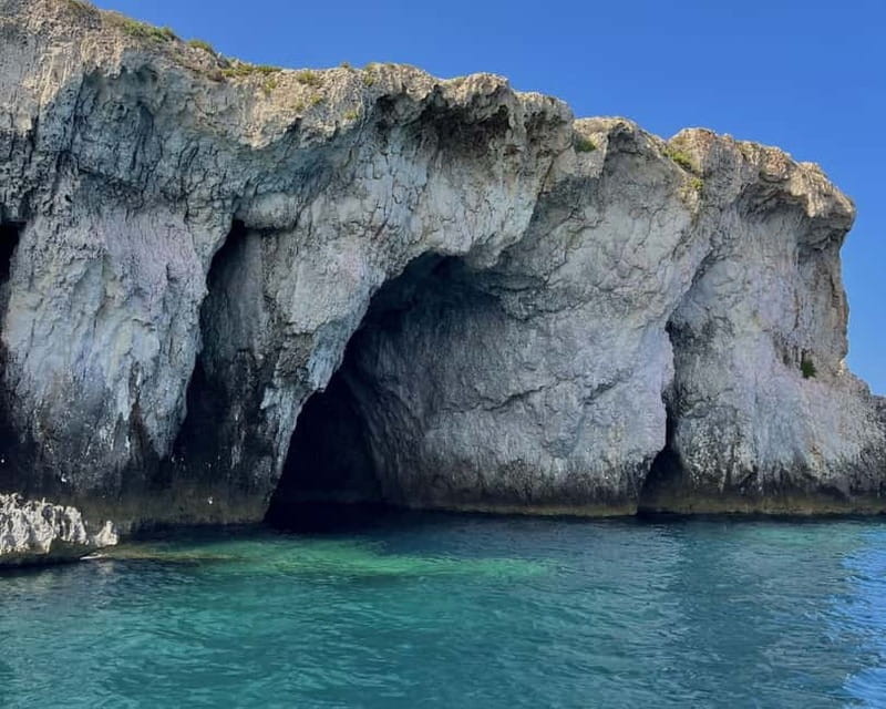 Syracuse: Ortigia Island and Sea Caves Boat Tour with Drinks - Weather, waves, and the “security reasons” factor