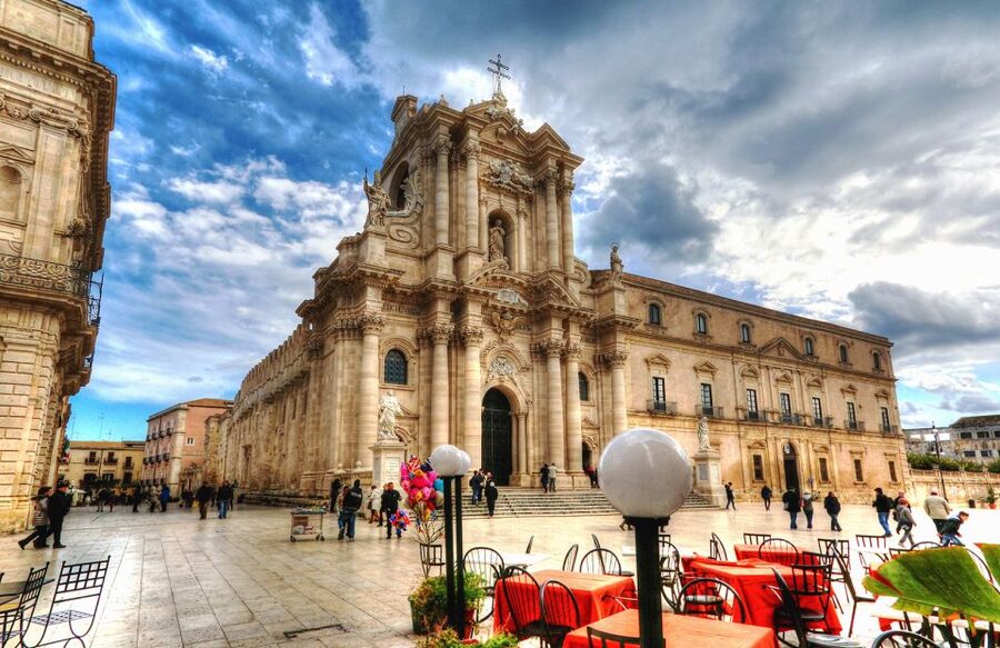 Syracuse: Ortigia Private Walking Tour - Ortigia’s Time-Travel Walk in 2 Hours