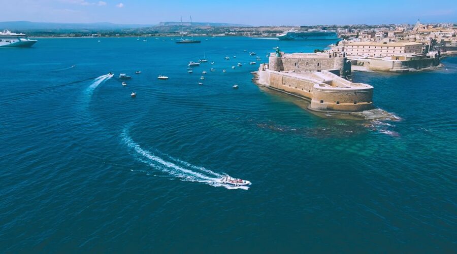 Syracuse: Pillirina, Ortigia, and Sea Caves Tour by Boat - Why this 2-hour Ortigia and Plemmirio route makes sense