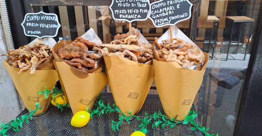 Syracuse: Street Food Walking Tour in Ortigia with Tastings - The first tastings: street food snacks that set the tone