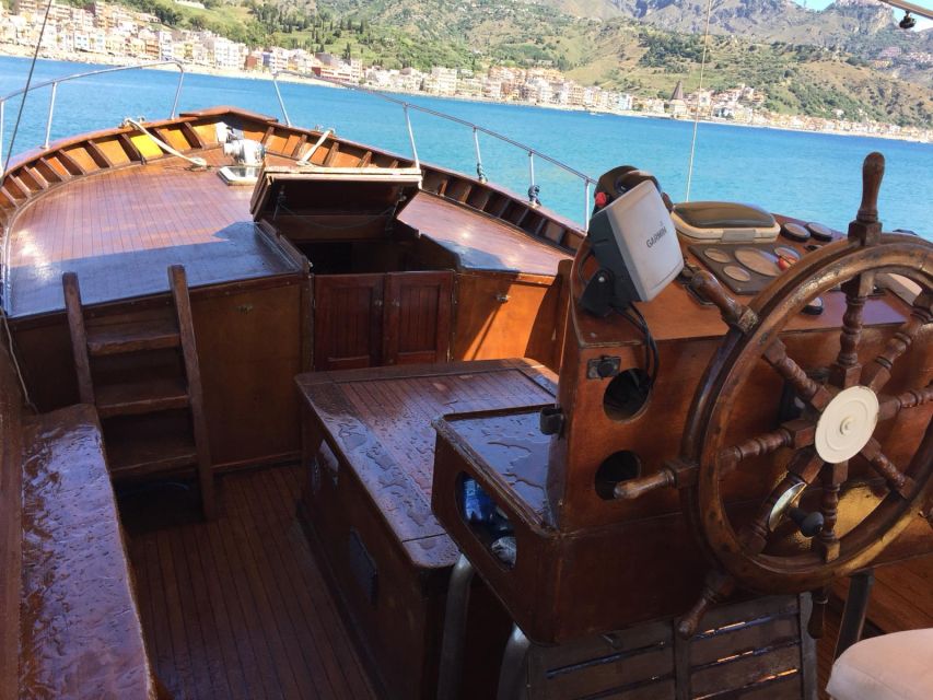 Taormina: Boat Tour to Taormina & Giardini Naxos with Drink - Key highlights you will feel right away