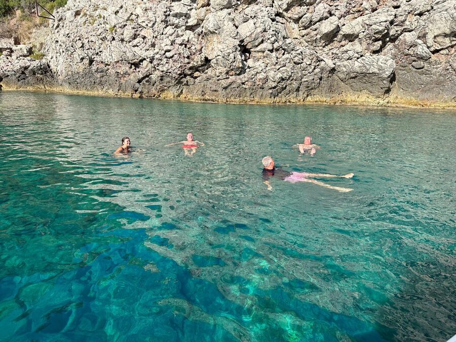 Taormina: Coastline Boat Tour with Aperitif and Snorkeling - Finding the Meeting Point at Spisone Beach (Lido Re Del Sole)