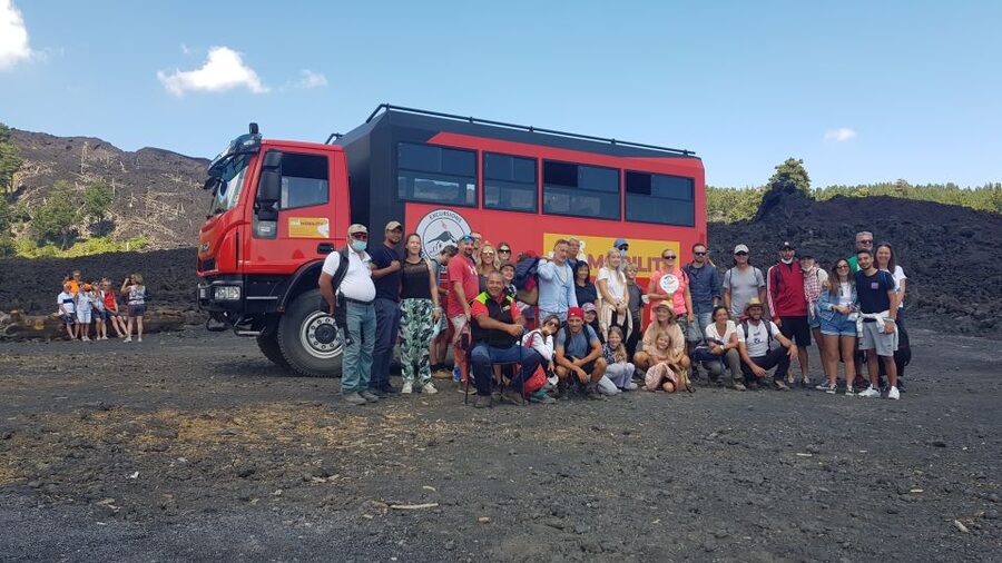 Taormina/Naxos: Mount Etna & Alcantara Gorges Tour w/ Pickup - Food, drink, and the tasting: where you can actually eat