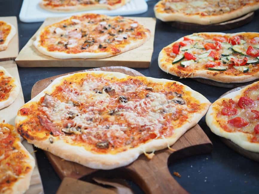 Taormina: Pizza Making Class with Lunch and Wine Tasting - The 2.5 hour flow: pasta, coffee break, then dough and pizza