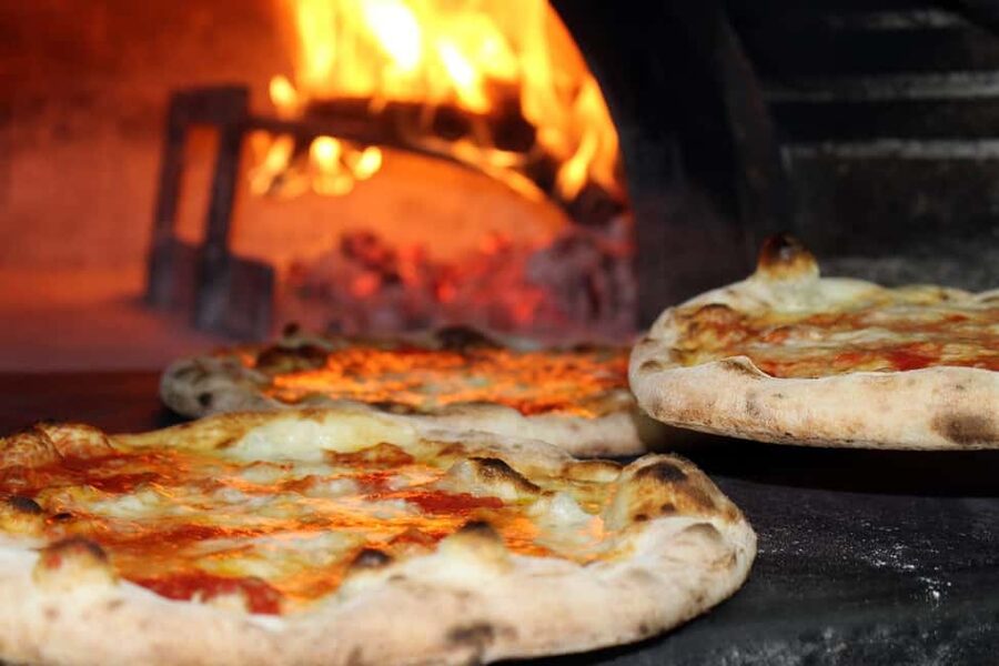 Taormina: Pizza Making Class with Lunch and Wine Tasting - Meeting Point: Porta Messina, then straight into the restaurant
