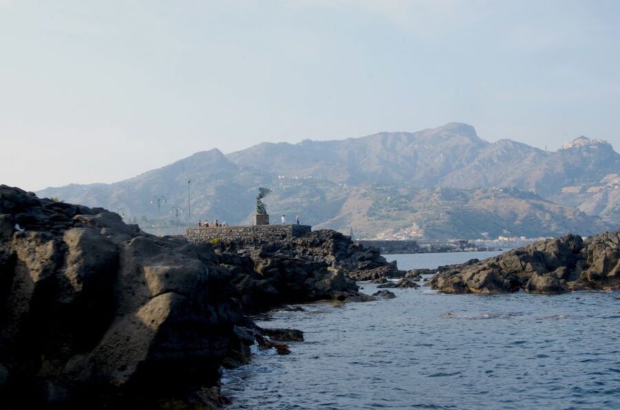 Taormina: White Lotus Tour - Isola Bella aperitif stop: clear water, quick refresh, good photo angles