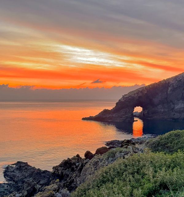 Thermal waters tour - Meeting point and timing: starting from Pantelleria Harbour