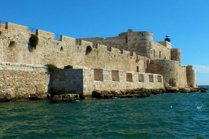 Tour of the island of Ortigia and exploration of sea caves with baths. - Key highlights worth caring about