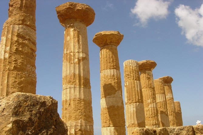 Valley of the Temples and Villa Romana del Casale Day Trip from Taormina - Group logistics and language switching: how it changes what you hear