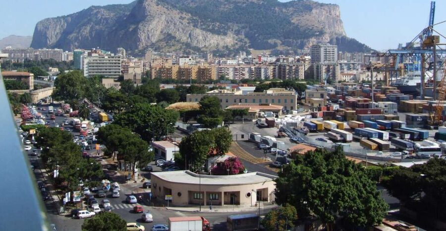 Walking Tour and typical Lunch in a private charming home - Capo Market: the sensory center of Palermo’s everyday life